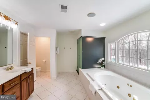 Bath - 18924 Celebrity Ln, Sandy Spring, MD 20860 photo 1 of 4
