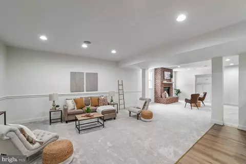 Living - 18924 Celebrity Ln, Sandy Spring, MD 20860 photo 10 of 10