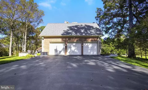 Exterior - 18924 Celebrity Ln, Sandy Spring, MD 20860 photo 6 of 20