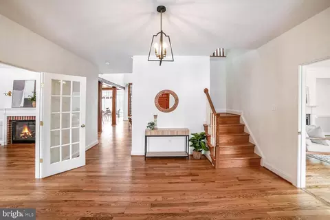 Entry Way - 18924 Celebrity Ln, Sandy Spring, MD 20860 photo 1 of 6