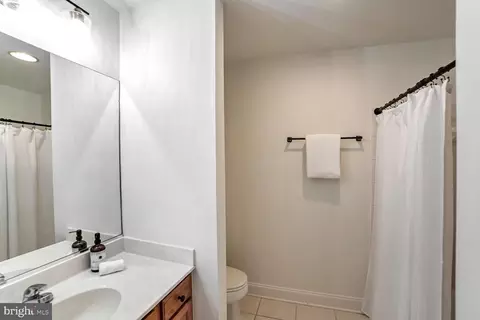 Bath - 18924 Celebrity Ln, Sandy Spring, MD 20860 photo 2 of 4