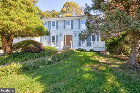 9801 Mainsail Dr, Gaithersburg, MD 20879