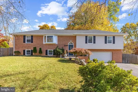 17505 Lafayette Dr, Olney, MD 20832