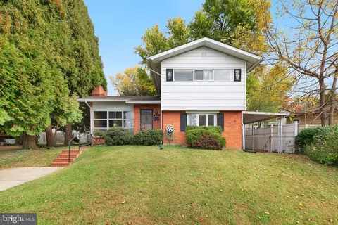 2102 Mcauliffe Dr, Rockville, MD 20851