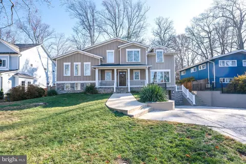 8311 Whitman Dr, Bethesda, MD 20817
