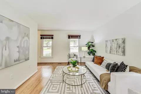 211 E Deer Park Dr, Gaithersburg, MD 20877 photo 6