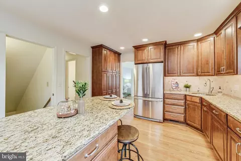 211 E Deer Park Dr, Gaithersburg, MD 20877 photo 11