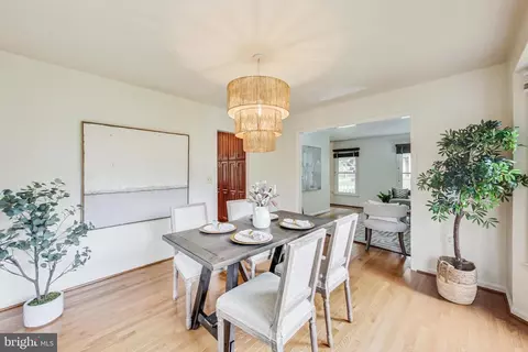 211 E Deer Park Dr, Gaithersburg, MD 20877 photo 9