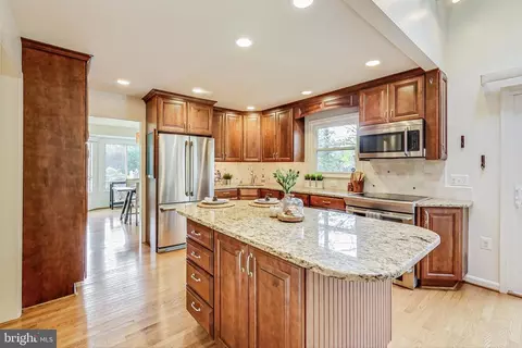 211 E Deer Park Dr, Gaithersburg, MD 20877 photo 10