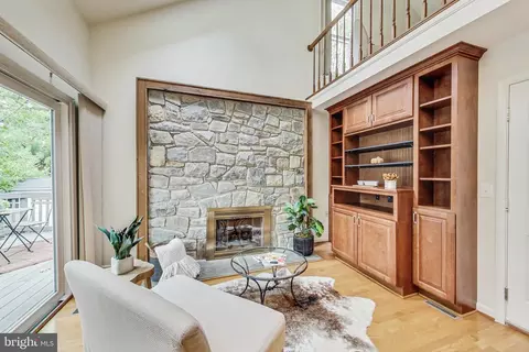211 E Deer Park Dr, Gaithersburg, MD 20877 photo 15