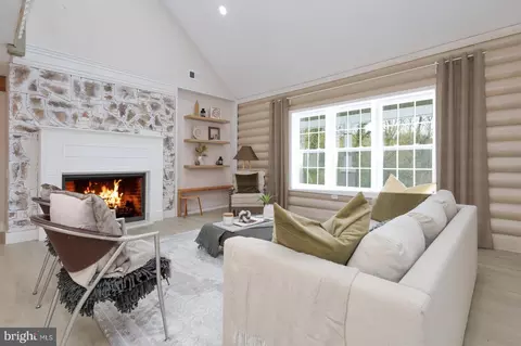 23311 Woodfield Rd, Gaithersburg, MD 20882