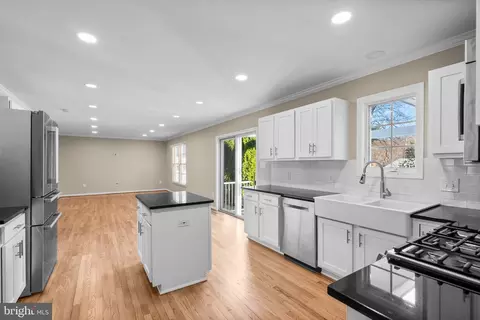 1117 Cresthaven Dr, Silver Spring, MD 20903 photo 10