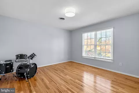 1117 Cresthaven Dr, Silver Spring, MD 20903 photo 31