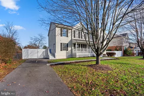 1117 Cresthaven Dr, Silver Spring, MD 20903 photo 3
