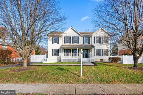 1117 Cresthaven Dr, Silver Spring, MD 20903