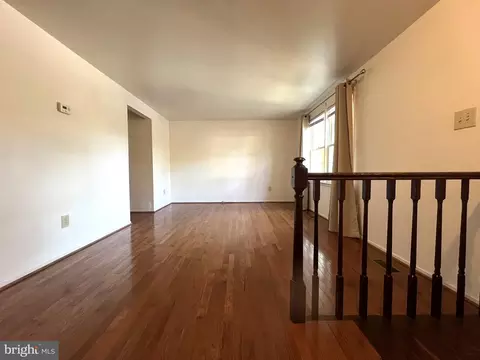 13223 Black Walnut Ct, Silver Spring, MD 20906 photo 2