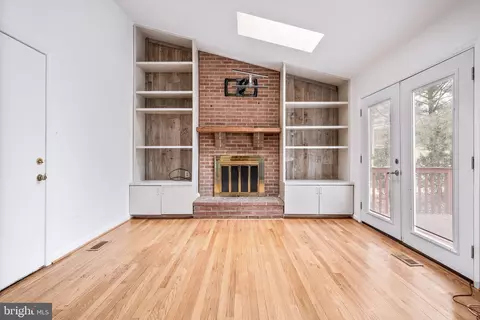 14900 Bristol Hill Ln, Silver Spring, MD 20906 photo 2