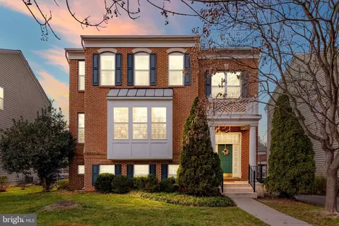 10604 Drumm Ave, Kensington, MD 20895