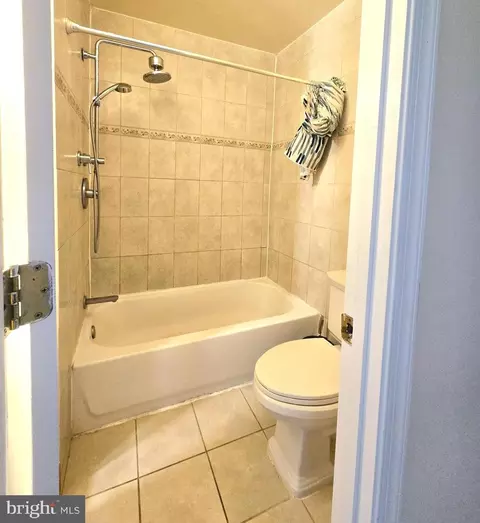 Bath - 17423 Hughes Rd, Poolesville, MD 20837 photo 1 of 3