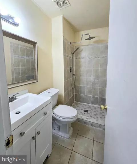 Bath - 17423 Hughes Rd, Poolesville, MD 20837 photo 3 of 3
