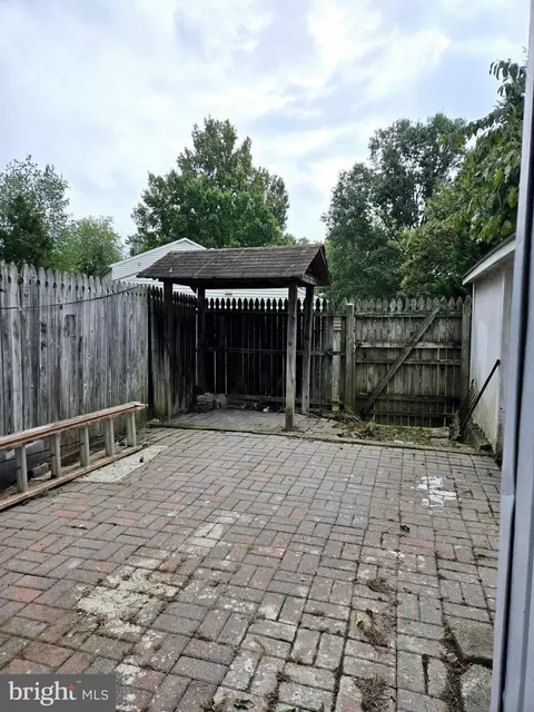 Exterior - 17423 Hughes Rd, Poolesville, MD 20837 photo 5 of 6