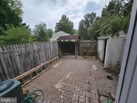 Exterior - 17423 Hughes Rd, Poolesville, MD 20837 photo 4 of 6