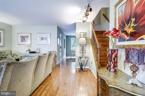 Entry Way - 3021 Mozart Dr, Silver Spring, MD 20904 photo 4 of 5