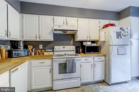 Kitchen - 3021 Mozart Dr, Silver Spring, MD 20904 photo 2 of 4