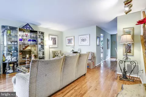 Entry Way - 3021 Mozart Dr, Silver Spring, MD 20904 photo 3 of 5