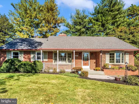 23509 Woodfield Rd, Gaithersburg, MD 20882