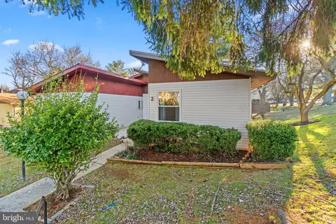 2 Anna Ct #250, Gaithersburg, MD 20877