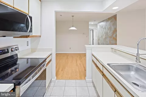 Kitchen - 13601 Sir Thomas Way #2 C 34, Silver Spring, MD 20904 photo 4 of 4