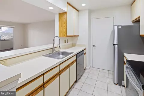 Kitchen - 13601 Sir Thomas Way #2 C 34, Silver Spring, MD 20904 photo 1 of 4