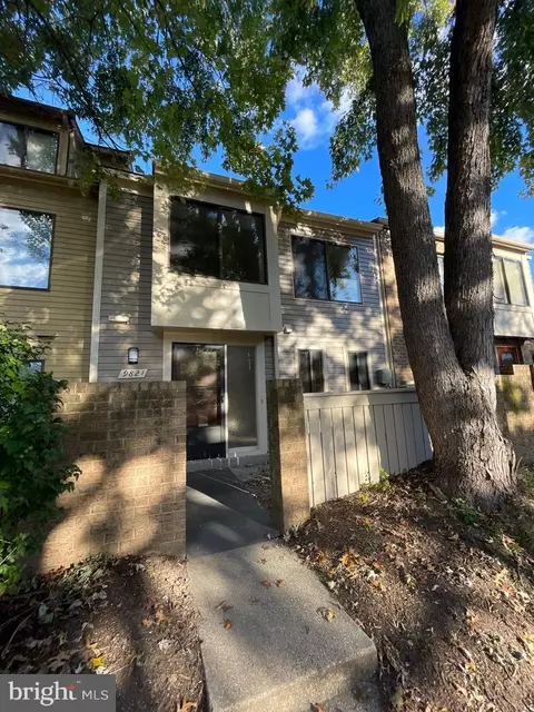9821 Docena Dr, Gaithersburg, MD 20886