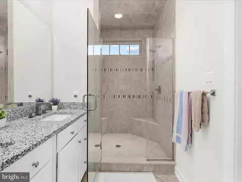 Bath - 1027 Mutual Pl, Sandy Spring, MD 20860 photo 6 of 7