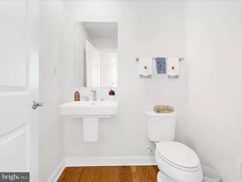 Bath - 1027 Mutual Pl, Sandy Spring, MD 20860 photo 2 of 7