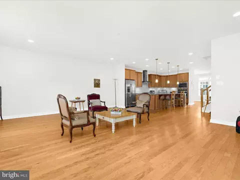 Living - 1027 Mutual Pl, Sandy Spring, MD 20860 photo 7 of 9
