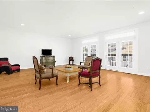 Living - 1027 Mutual Pl, Sandy Spring, MD 20860 photo 5 of 9