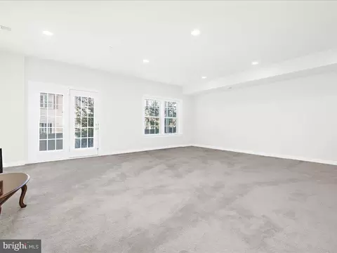 Living - 1027 Mutual Pl, Sandy Spring, MD 20860 photo 4 of 9