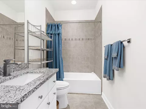 Bath - 1027 Mutual Pl, Sandy Spring, MD 20860 photo 4 of 7