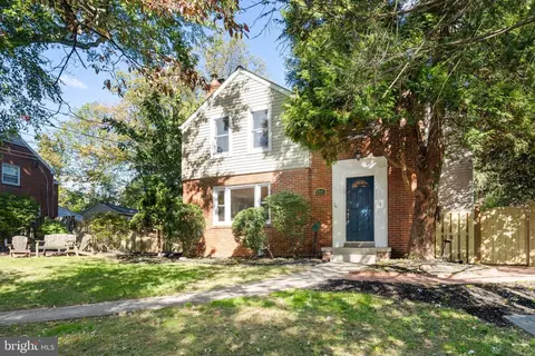 1707 White Oak Dr, Silver Spring, MD 20910 photo 2