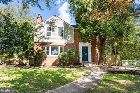 1707 White Oak Dr, Silver Spring, MD 20910 photo 3