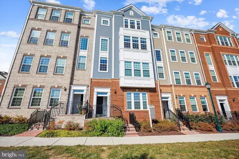 23513 Public House Rd #201, Clarksburg, MD 20871