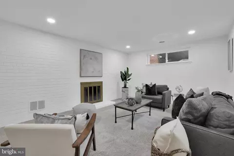 802 Hillsboro Dr, Silver Spring, MD 20902 photo 25