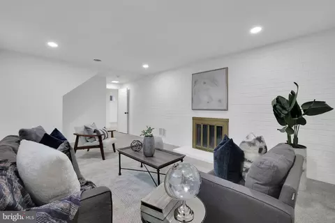 802 Hillsboro Dr, Silver Spring, MD 20902 photo 27