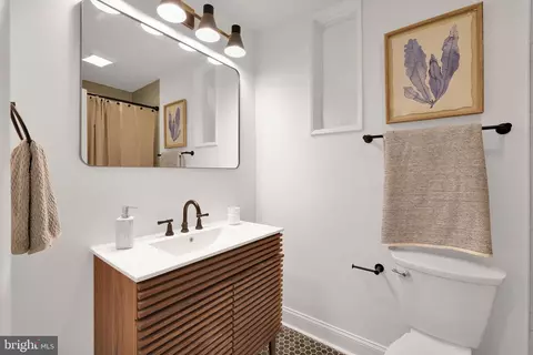 802 Hillsboro Dr, Silver Spring, MD 20902 photo 54