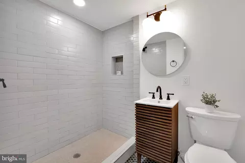 802 Hillsboro Dr, Silver Spring, MD 20902 photo 49