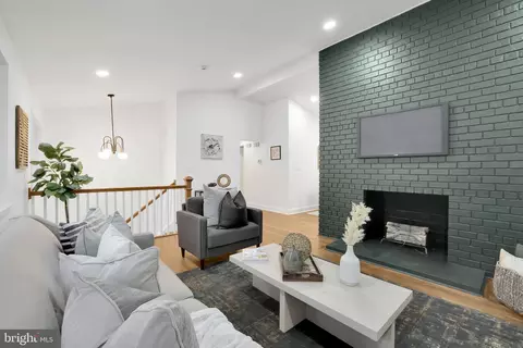802 Hillsboro Dr, Silver Spring, MD 20902 photo 3