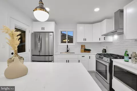 802 Hillsboro Dr, Silver Spring, MD 20902 photo 10