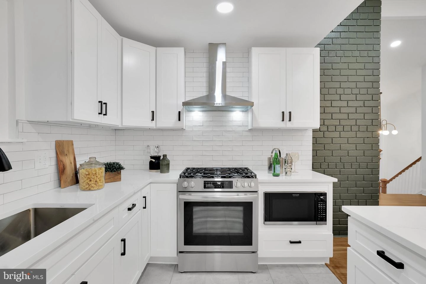 802 Hillsboro Dr, Silver Spring, MD 20902 photo 8